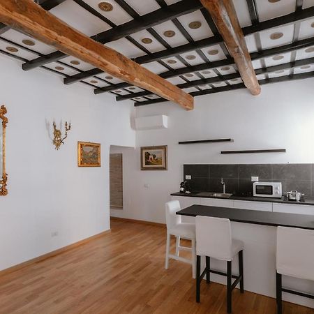 Charming Frattina - 2 Bathrooms New Apartment Рим Экстерьер фото