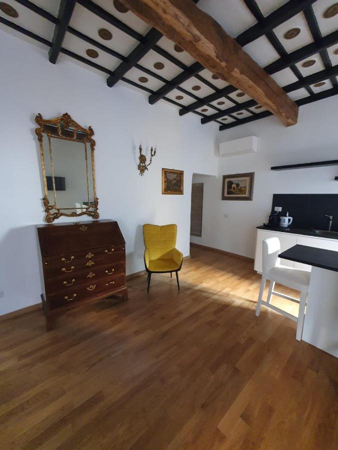 Charming Frattina - 2 Bathrooms New Apartment Рим Экстерьер фото